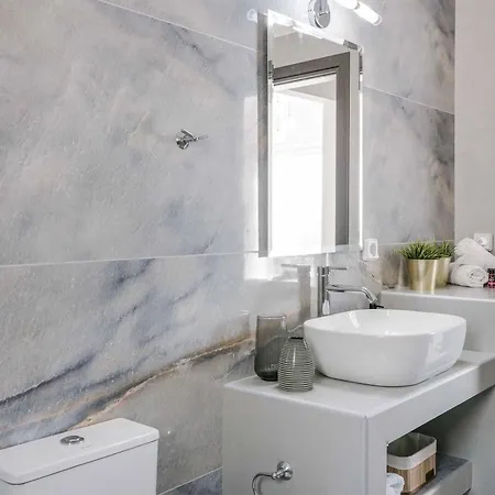 فيلة De Famelia *